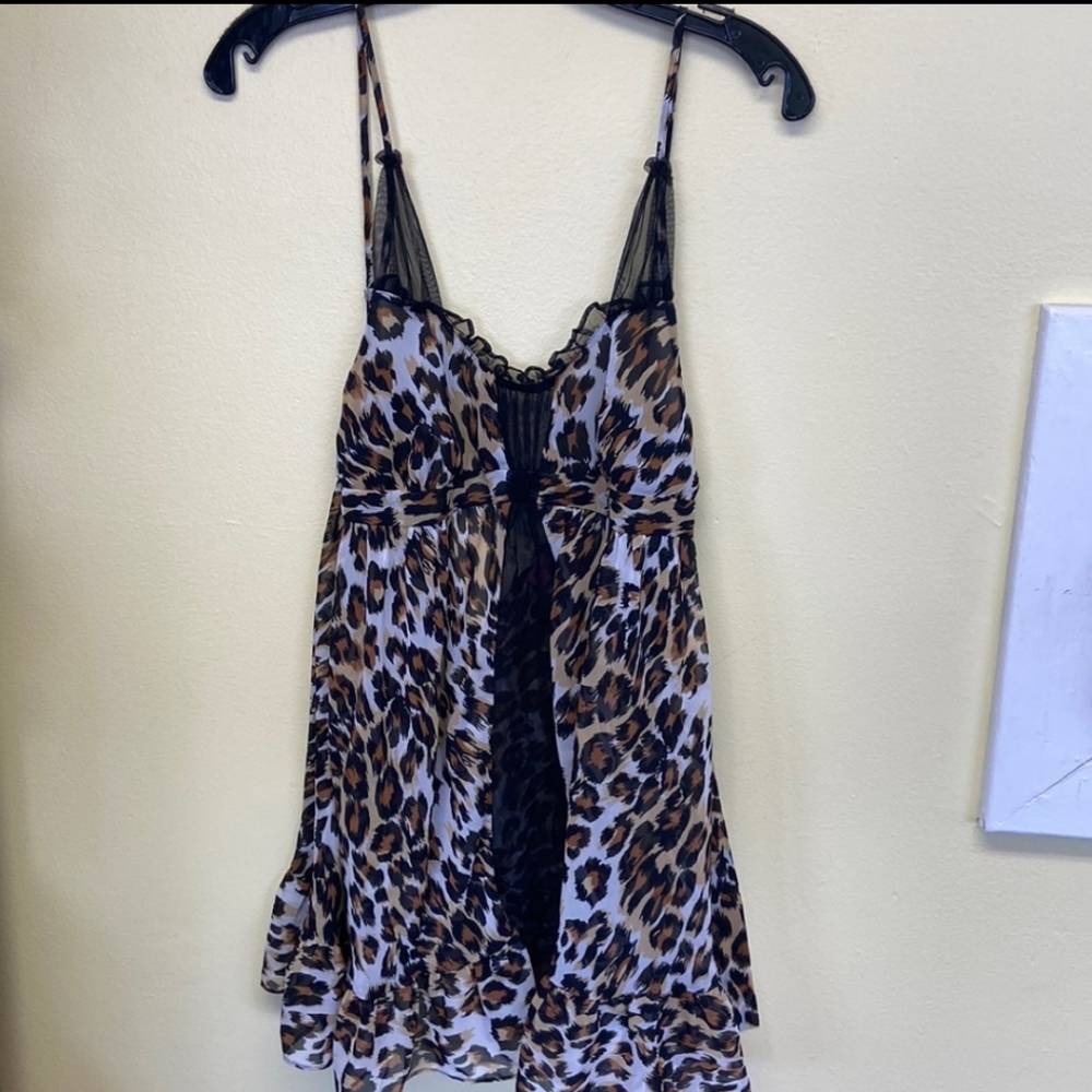 Betsy Johnson leopard print slip, like new, size medium